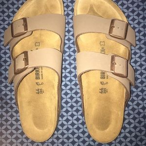 Size 44 regular width Arizona Birkenstock sandals